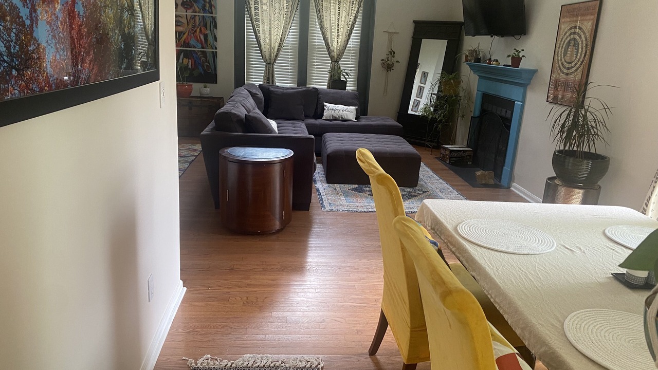 Photo of Livingroom in Town Center