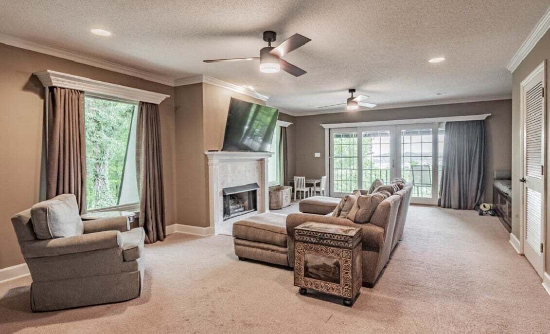 Photo of Livingroom in Guntersville