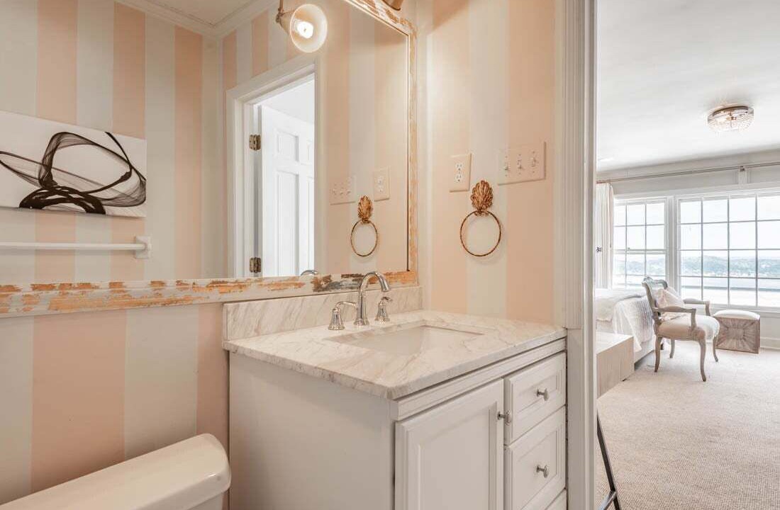 Photo of Bathroom in Guntersville