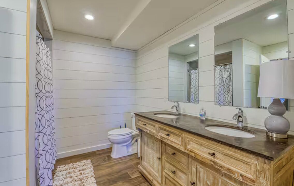Photo of Bathroom in Muscle Shoals