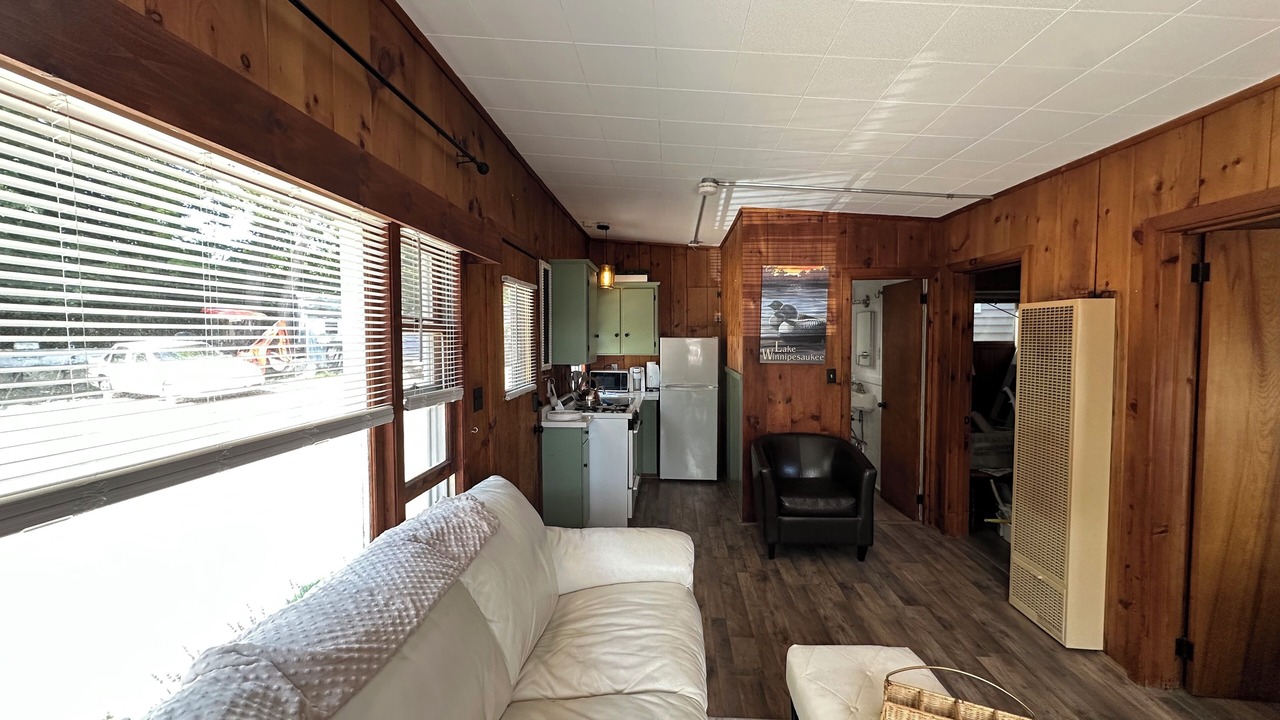Photo of Livingroom in Meredith