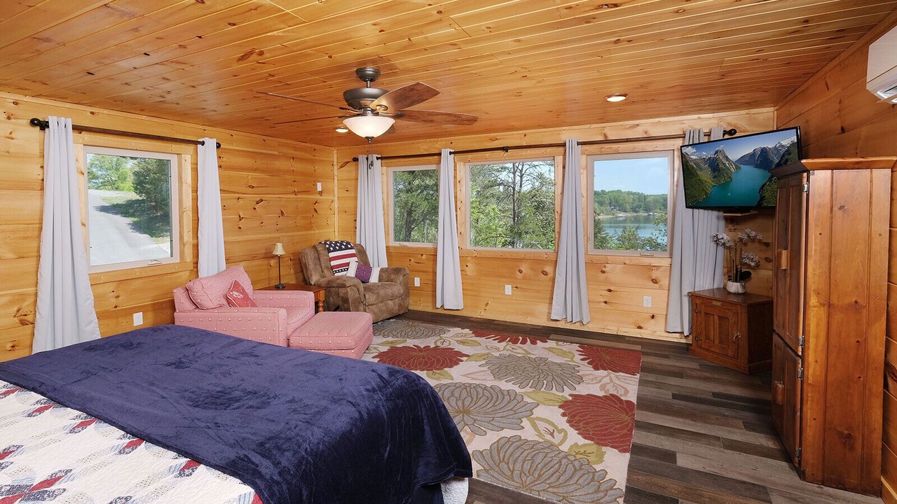Photo of Bedroom in Sevierville