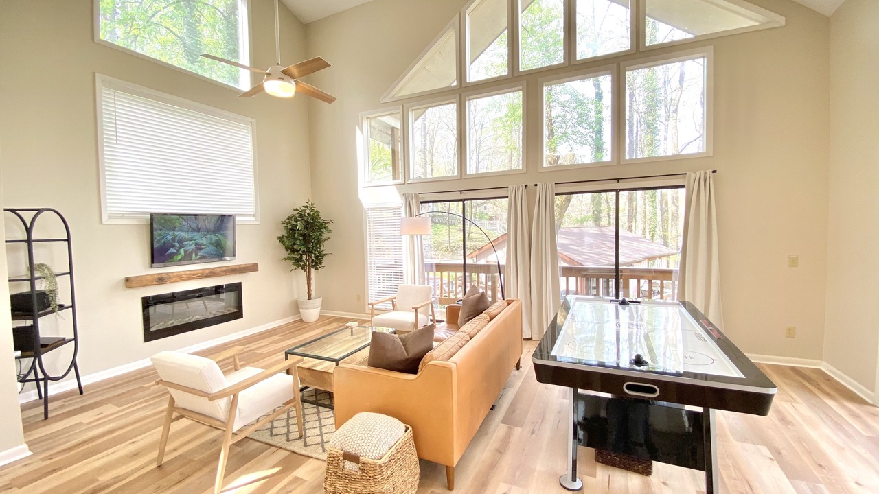 Photo of Livingroom in Maggie Valley