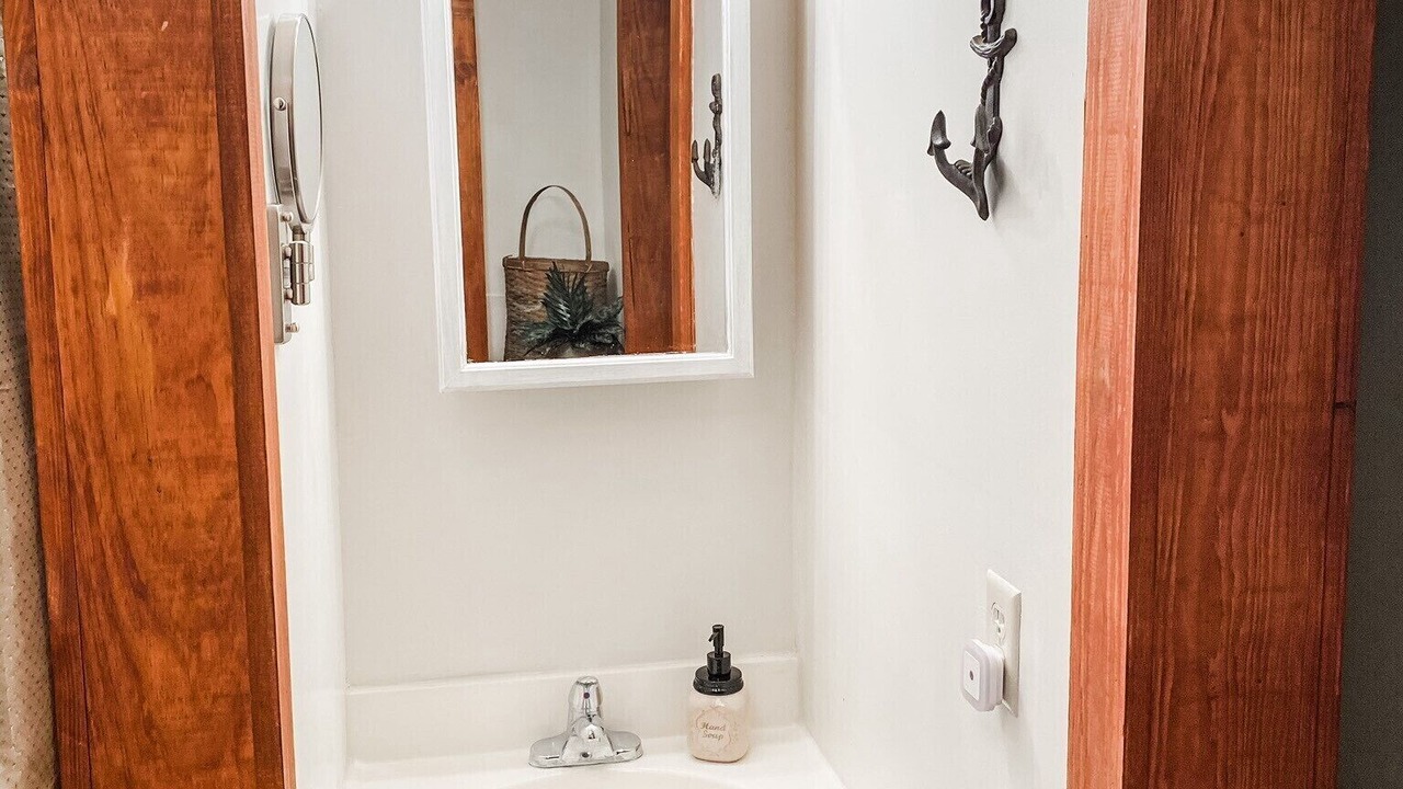 Photo of Bathroom in Guntersville