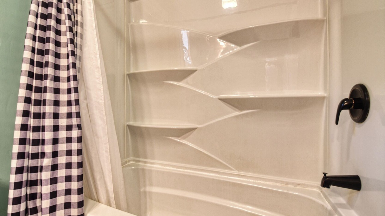 Photo of Bathroom in Cosby