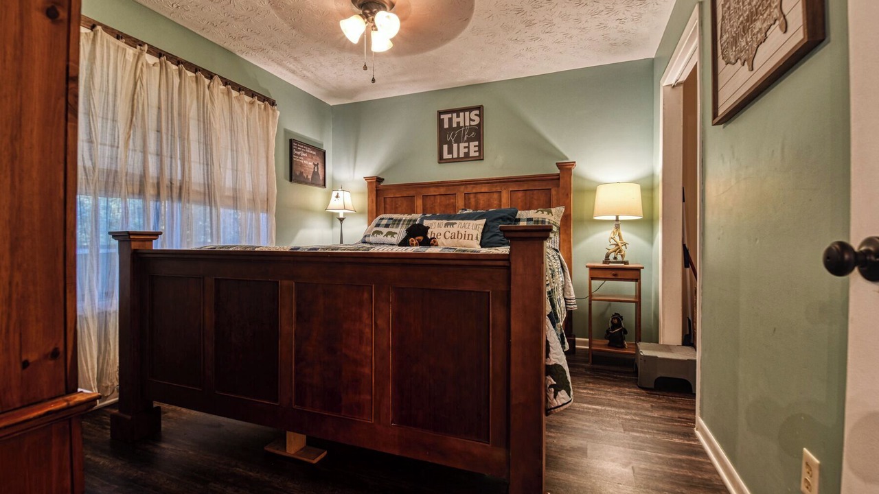 Photo of Bedroom in Cosby
