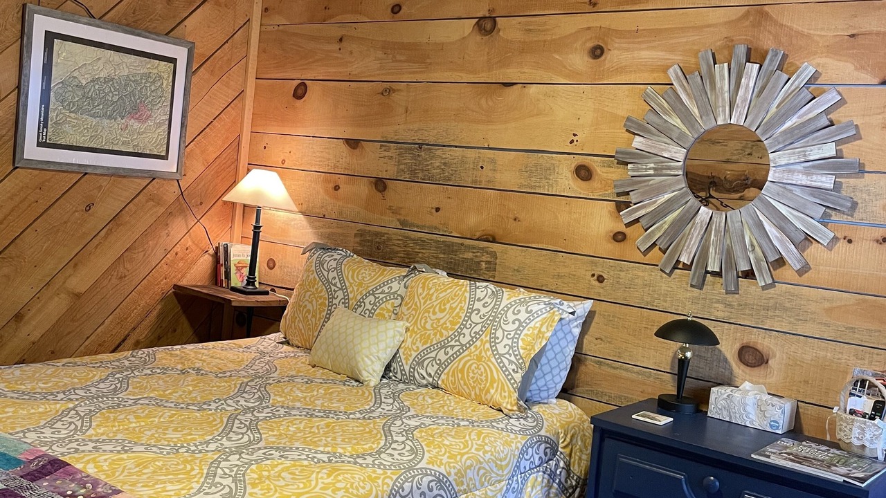 Photo of Bedroom in Hot Springs