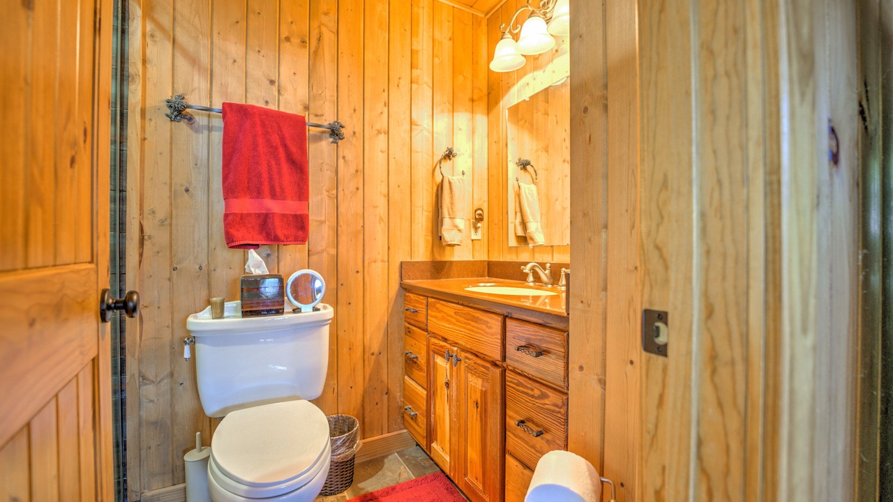 Photo of Bathroom in Cataloochee Ranch