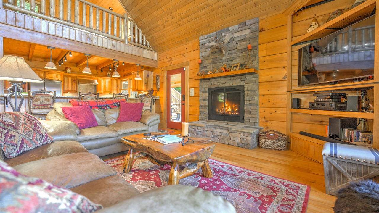 Photo of Livingroom in Cataloochee Ranch