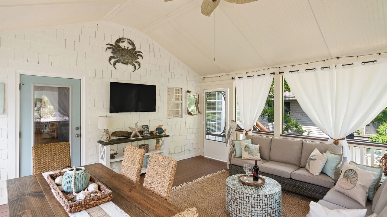 Photo of Livingroom in Saint Simons Heights