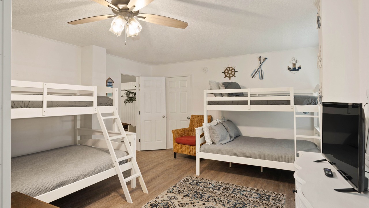 Photo of Bedroom in Saint Simons Heights