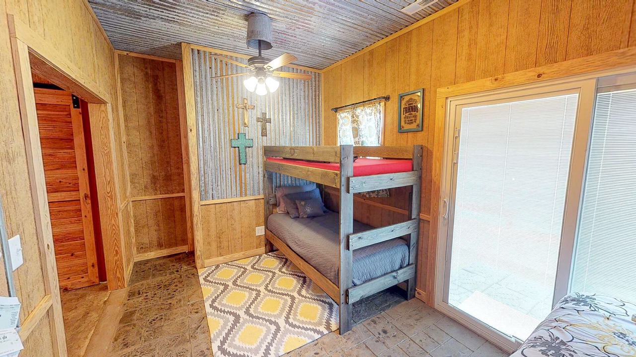 Photo of Bedroom in Guntersville