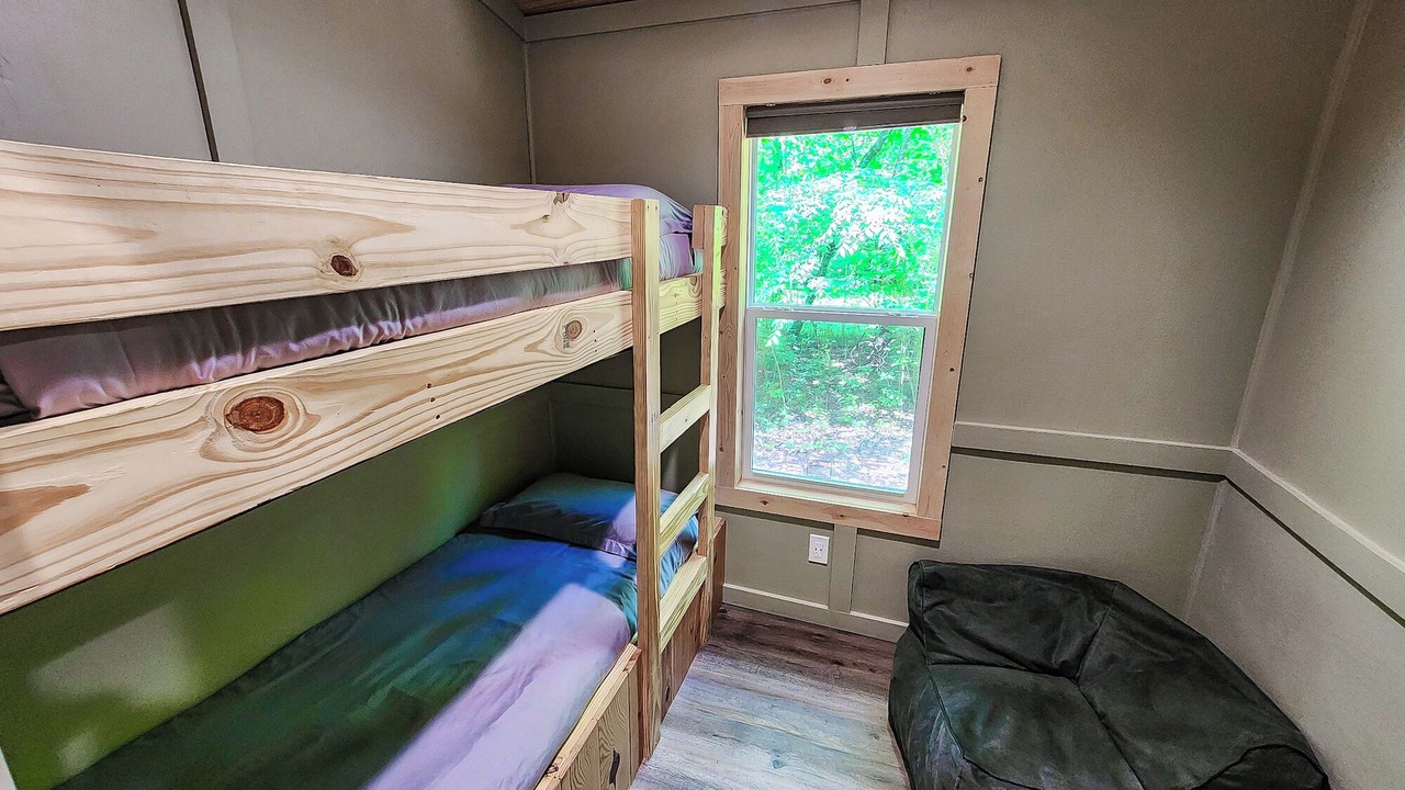 Photo of Bedroom in Guntersville