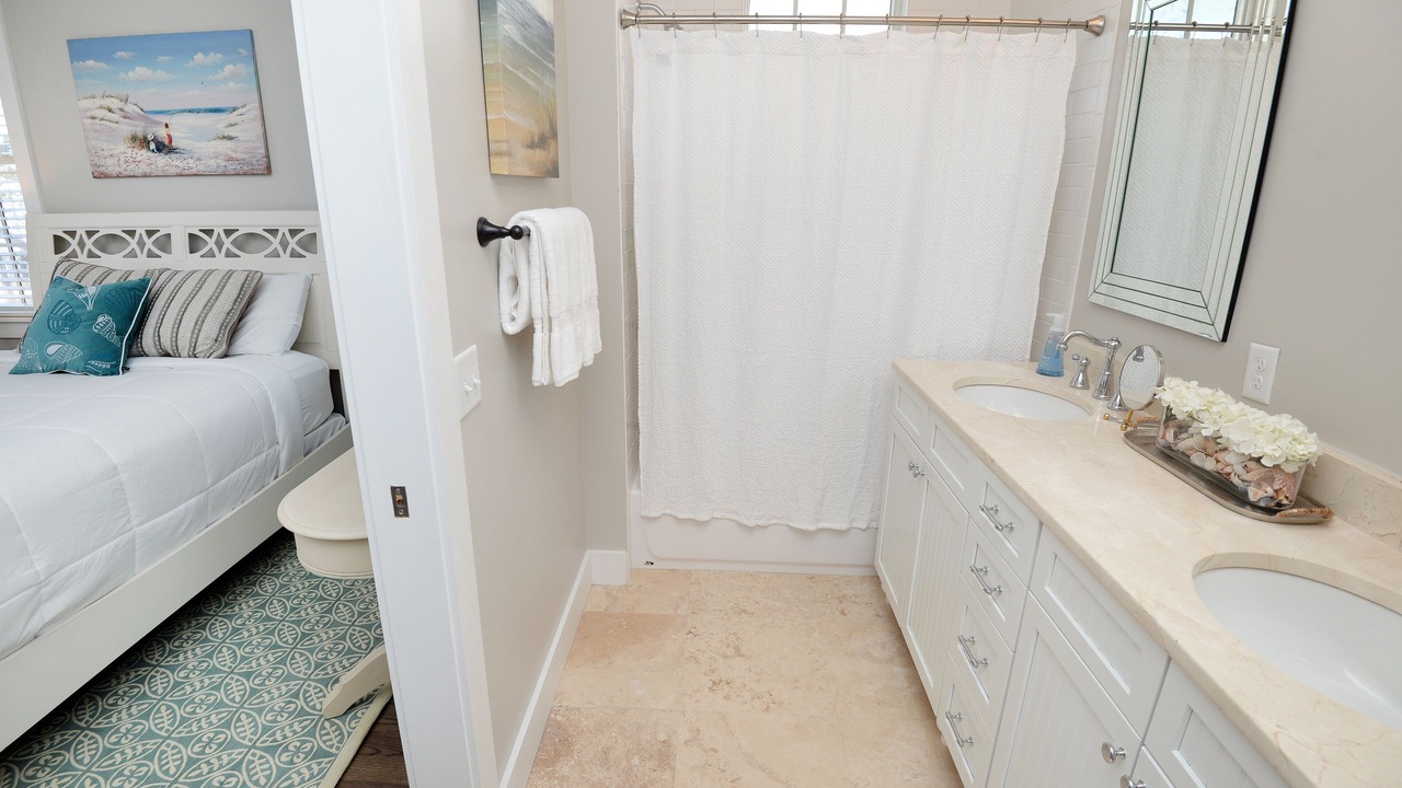 Photo of Bathroom in Sunnyside