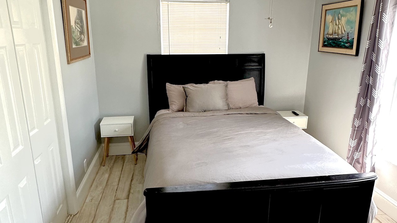 Photo of Bedroom in Midtown