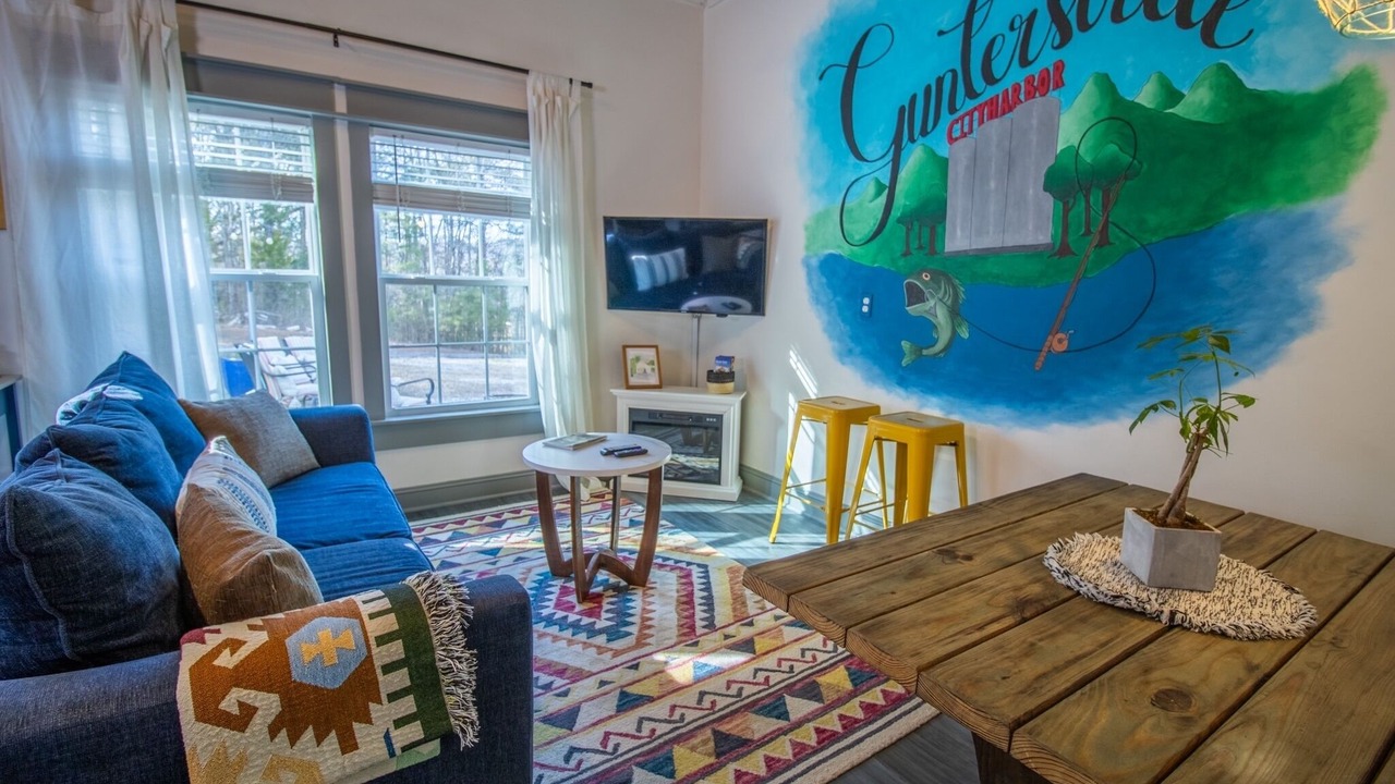 Photo of Livingroom in Guntersville