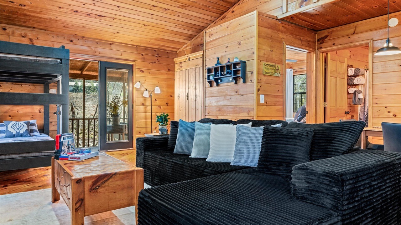 Photo of Bedroom in Rocky Grove
