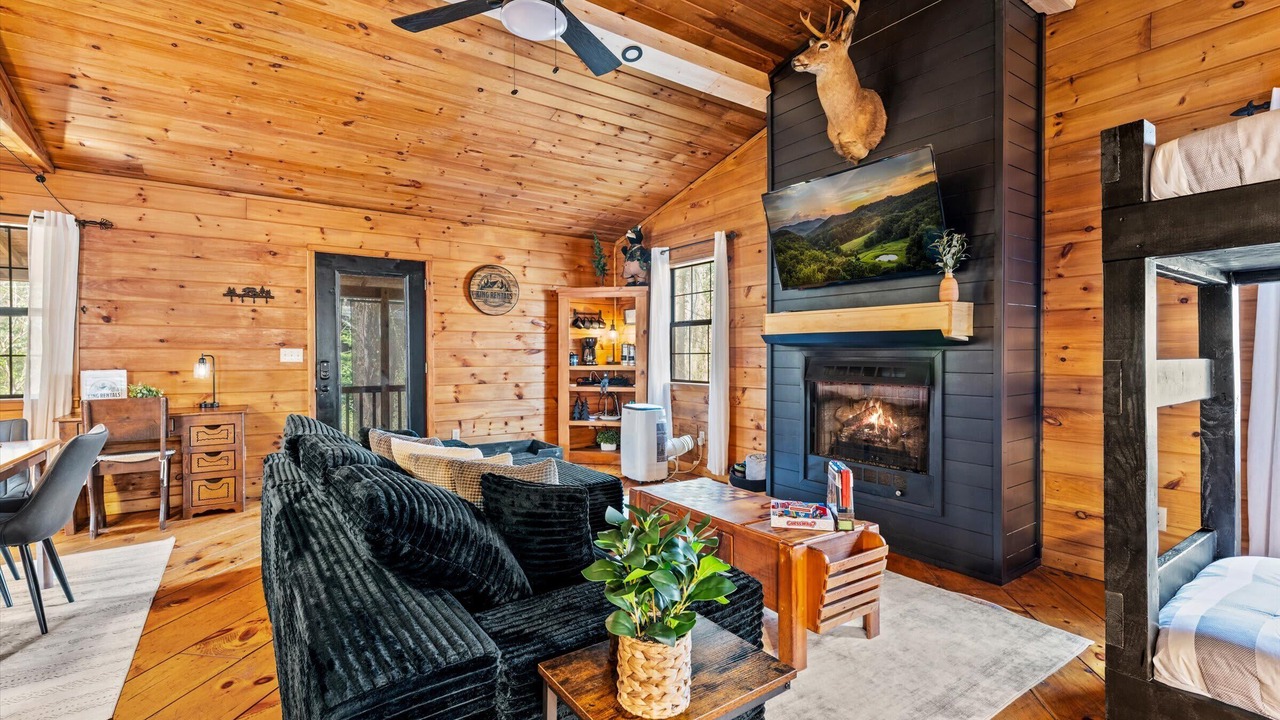 Photo of Bedroom in Rocky Grove