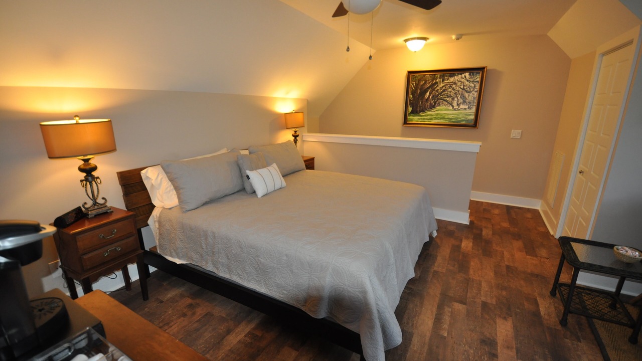 Photo of Bedroom in Riverland Terrace