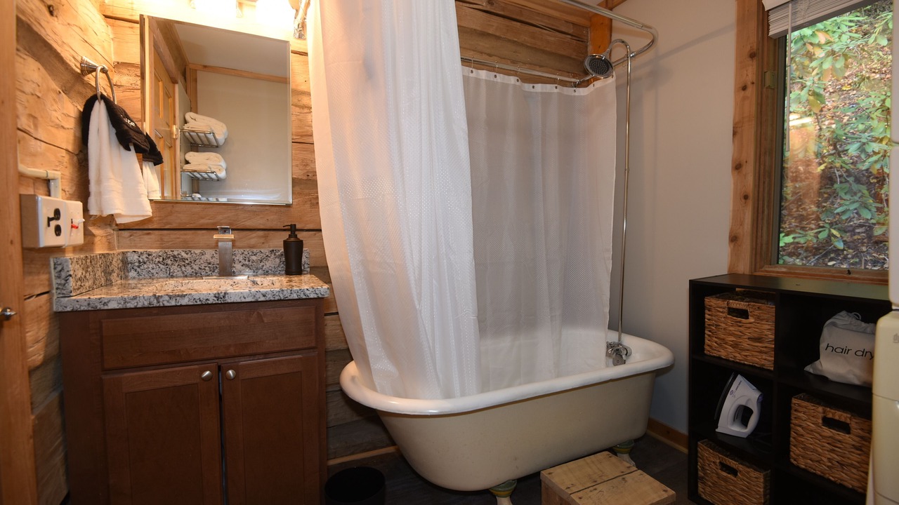 Photo of Bathroom in Marshall