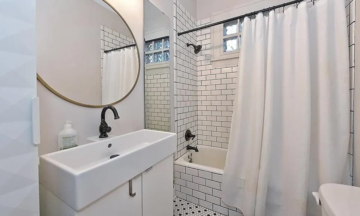 Photo of Bathroom in Plaza Midwood