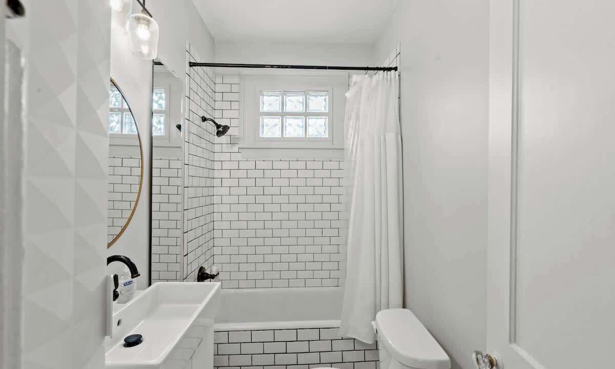 Photo of Bathroom in Plaza Midwood