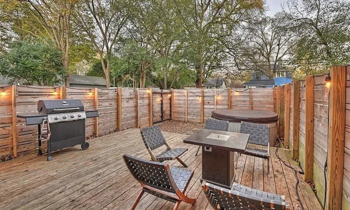 Photo of Outdoor in Plaza Midwood