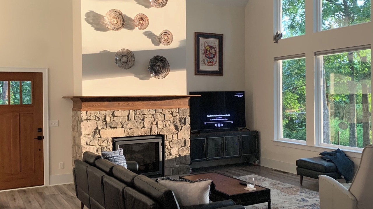 Photo of Livingroom in Weaverville