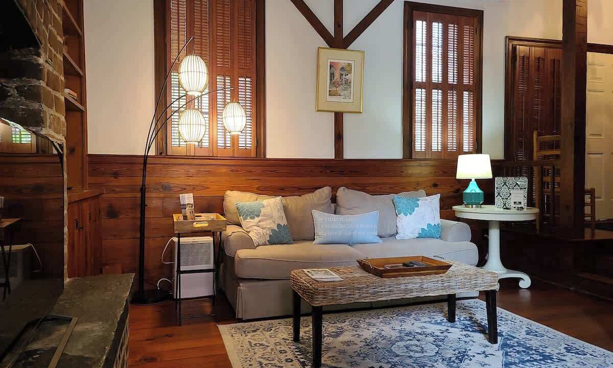 Photo of Livingroom in Historic Downtown Savannah