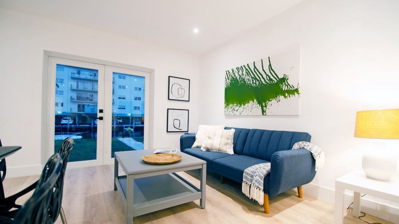 Photo of Livingroom in Eastern Shores