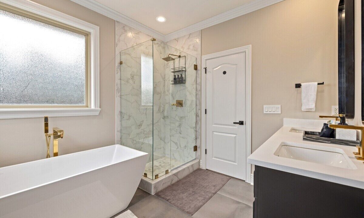 Photo of Bathroom in Benton County