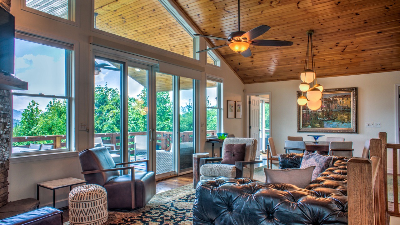 Photo of Livingroom in Waynesville