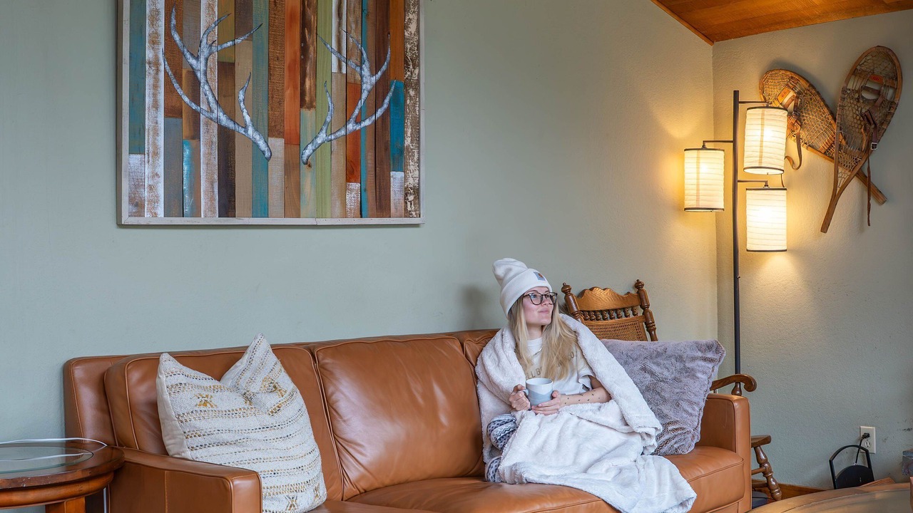 Photo of Livingroom in Gold Bar