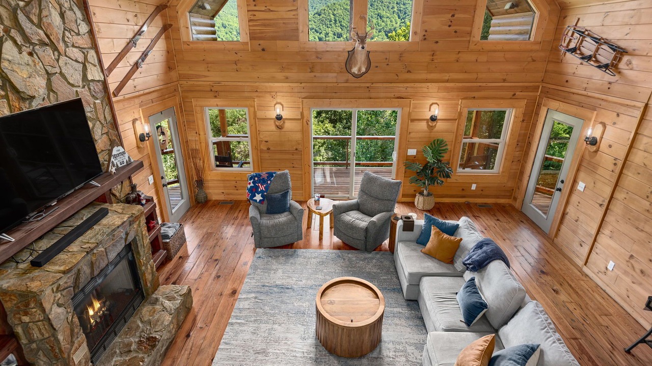 Photo of Livingroom in Maggie Valley