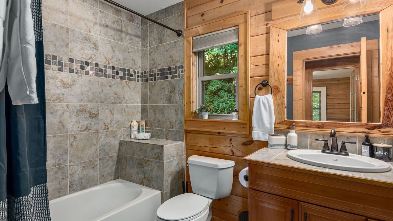 Photo of Bathroom in Maggie Valley