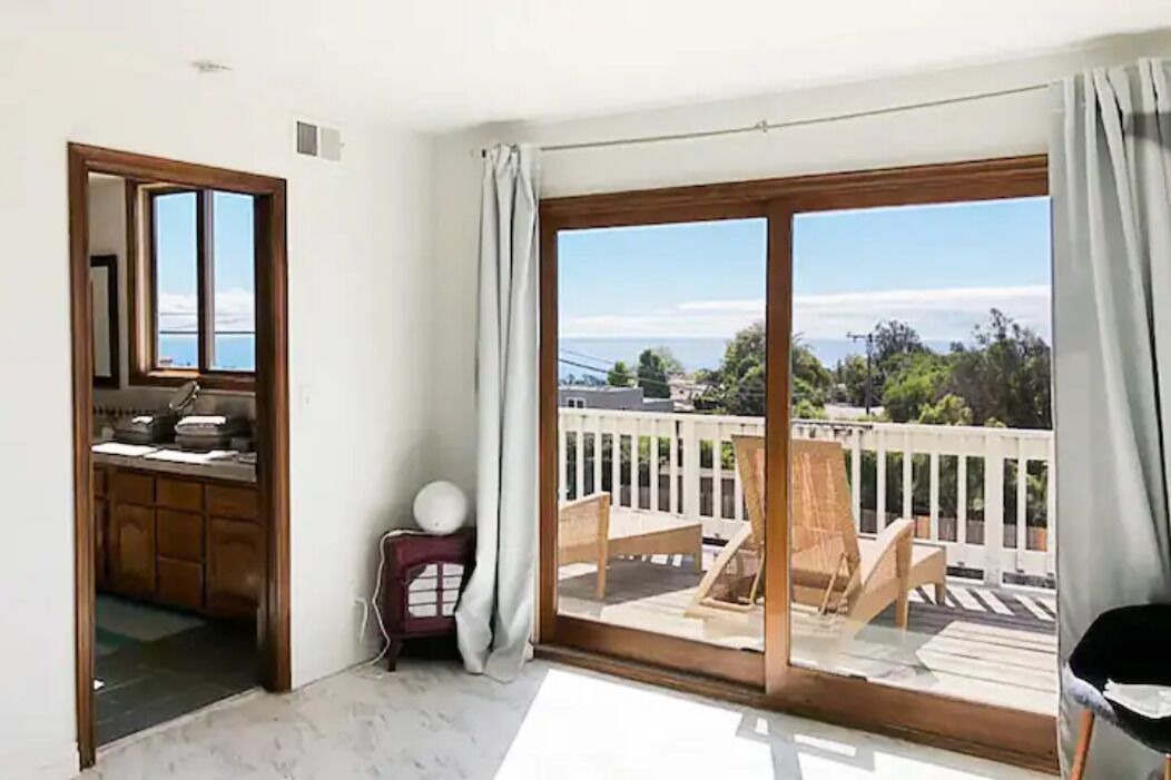 Photo of Livingroom in Central Malibu