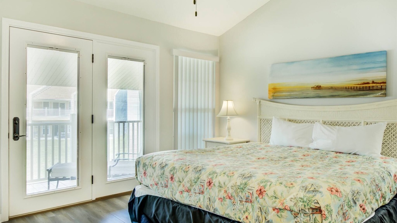 Photo of Bedroom in Miramar Beach