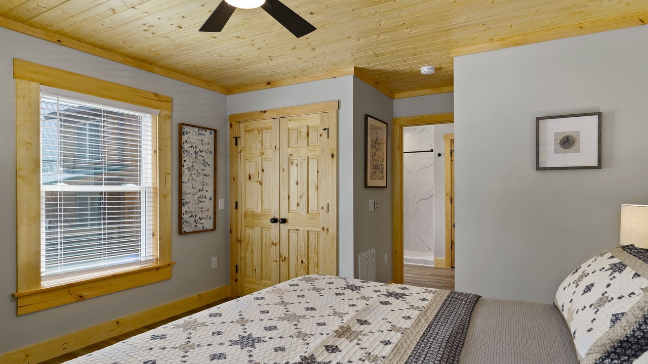 Photo of Bathroom in Maggie Valley
