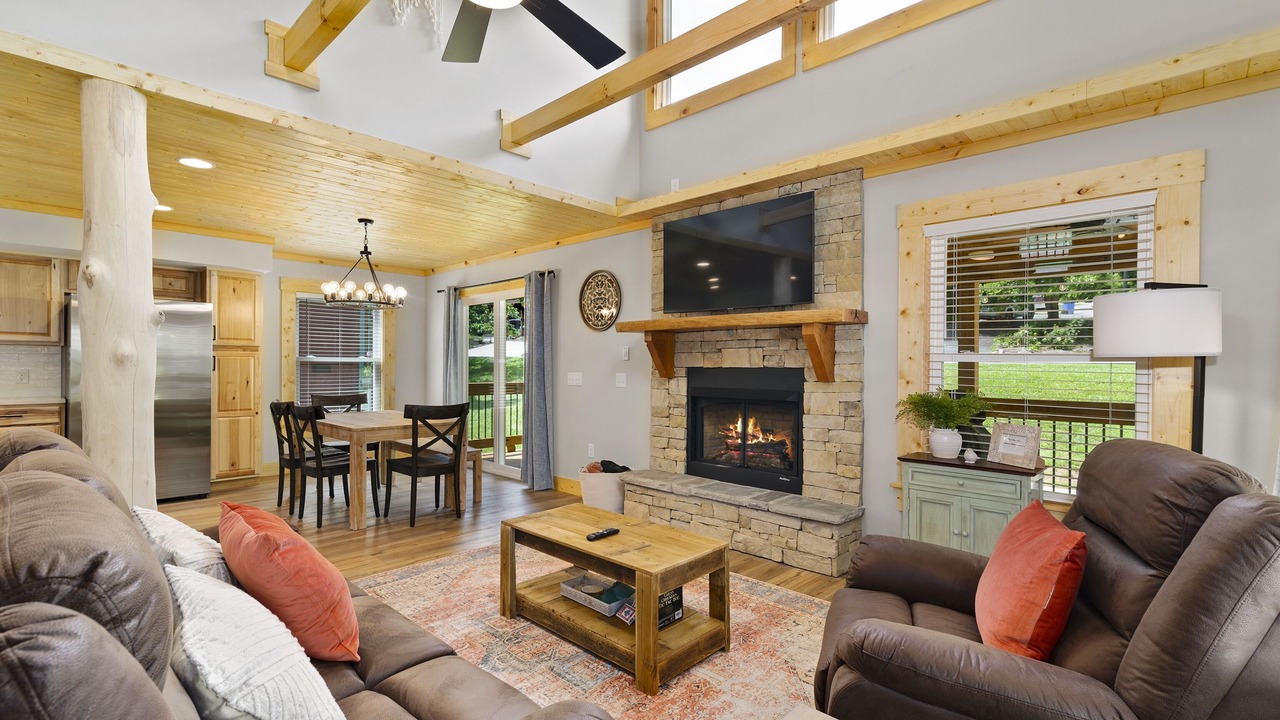 Photo of Livingroom in Maggie Valley