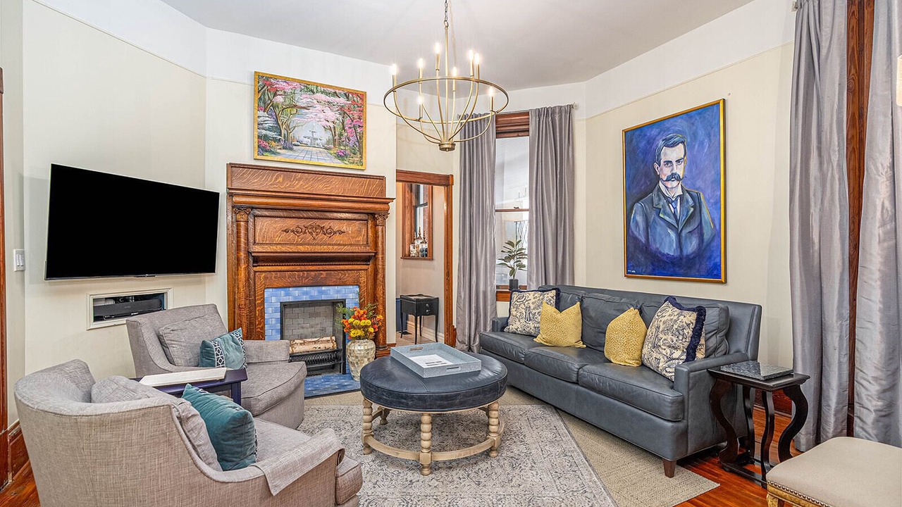 Photo of Livingroom in Historic Downtown Savannah