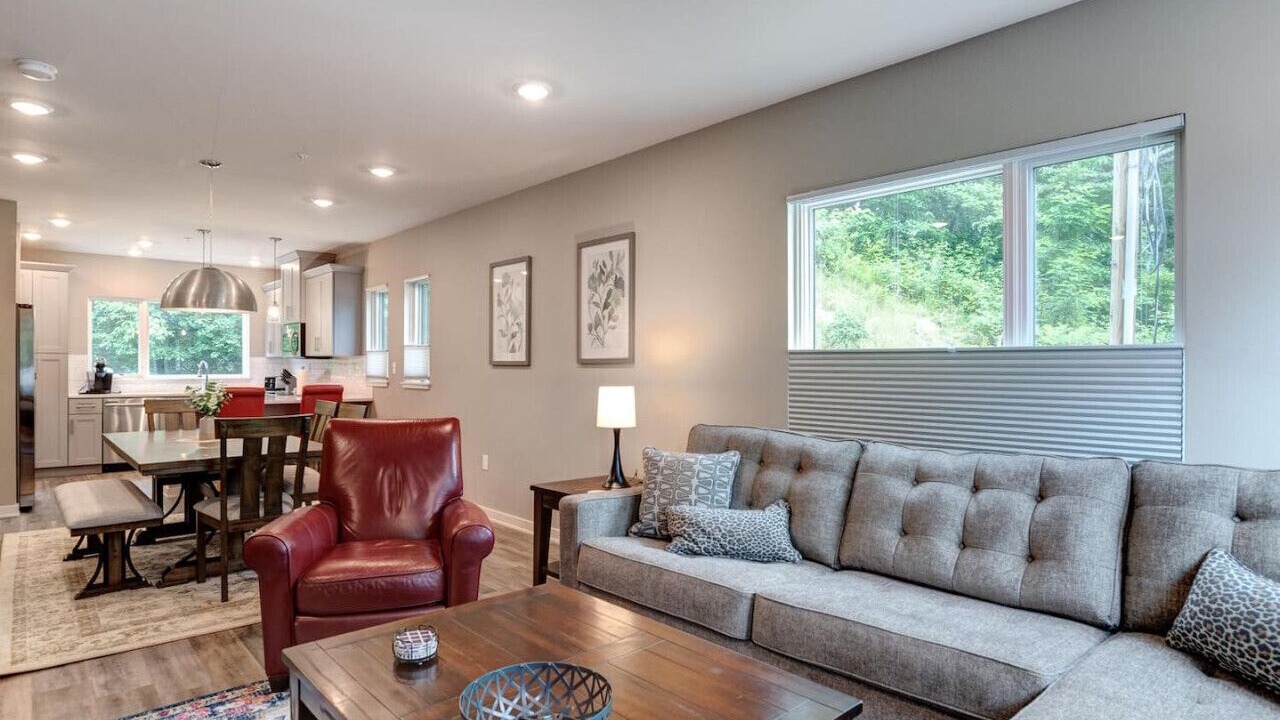 Photo of Livingroom in Asheville