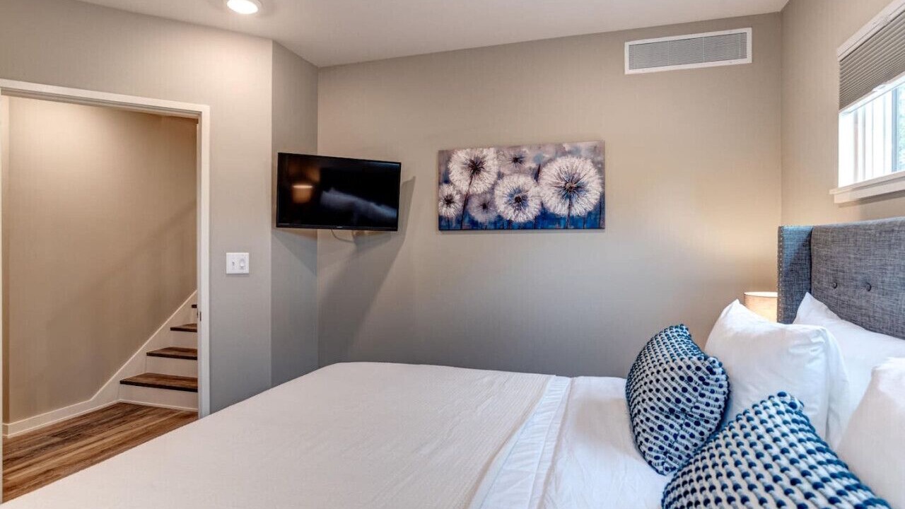 Photo of Bedroom in Asheville
