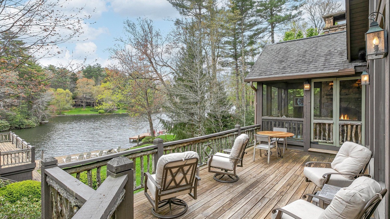 Photo of Patio Balcony in Lake Toxaway
