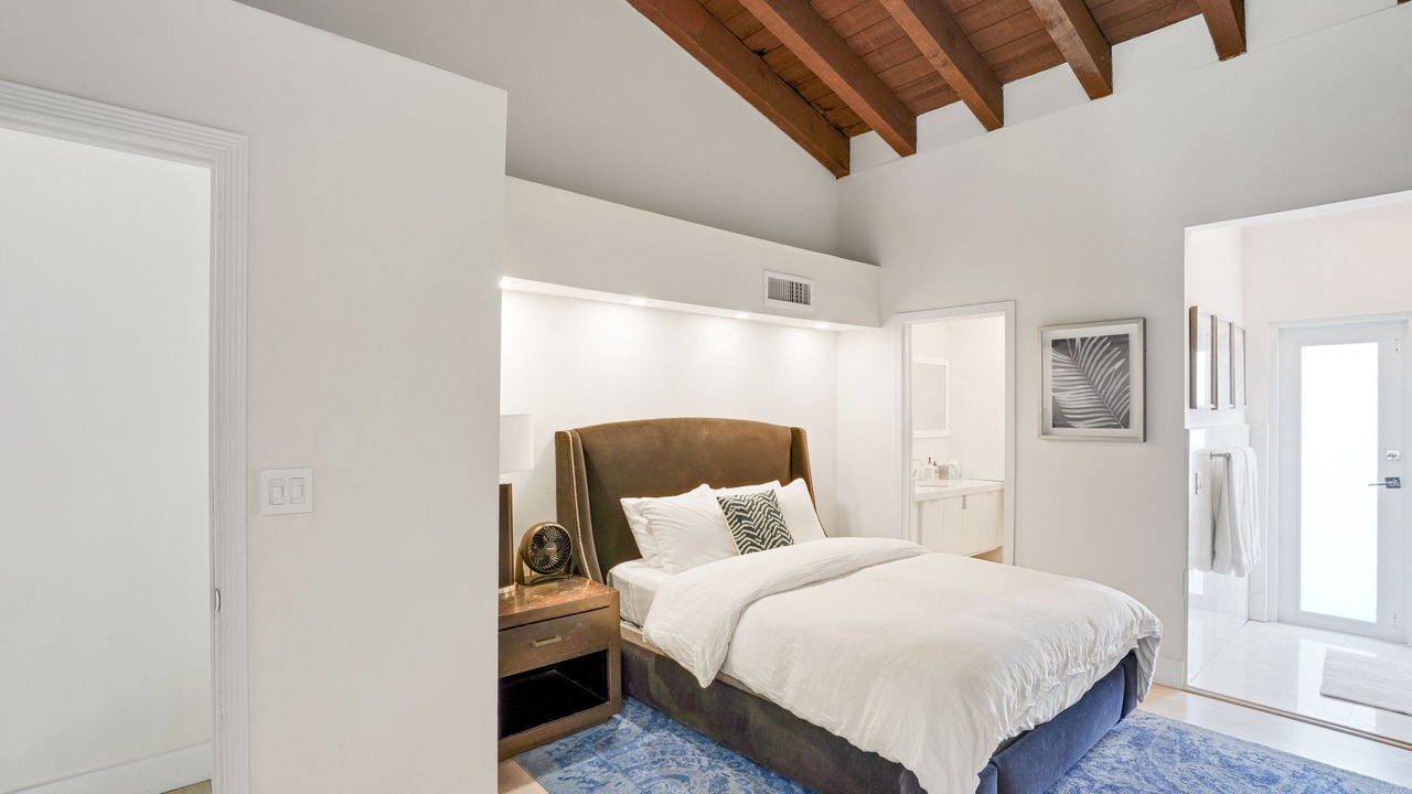 Photo of Bedroom in Miami Shores