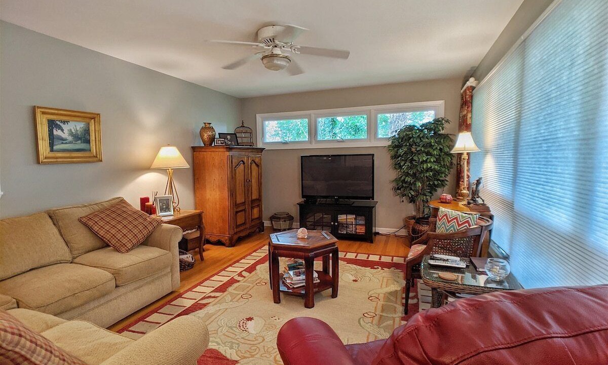 Photo of Livingroom in Canton
