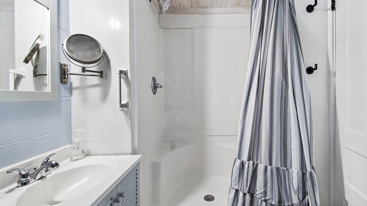Photo of Bathroom in Laguna Beach
