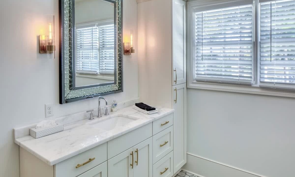 Photo of Bathroom in Hitch Village - Fred Wessels Homes