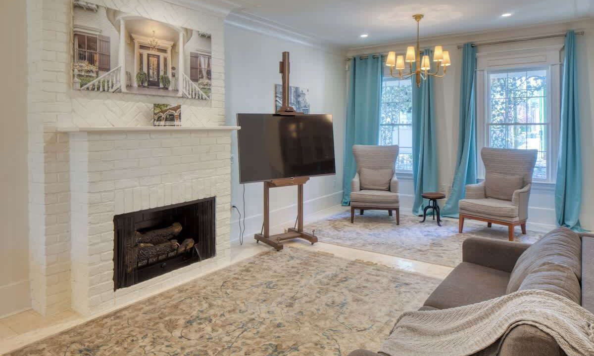 Photo of Livingroom in Hitch Village - Fred Wessels Homes