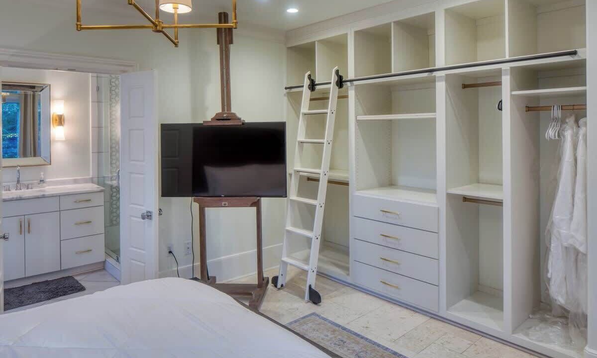 Photo of Bedroom in Hitch Village - Fred Wessels Homes