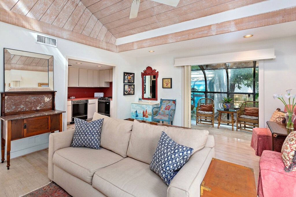 Photo of Livingroom in St. Simons Island